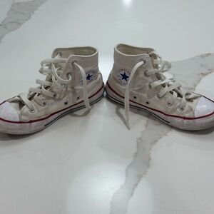 Kids Converse high top Chuck Taylor shoes size 13 youth